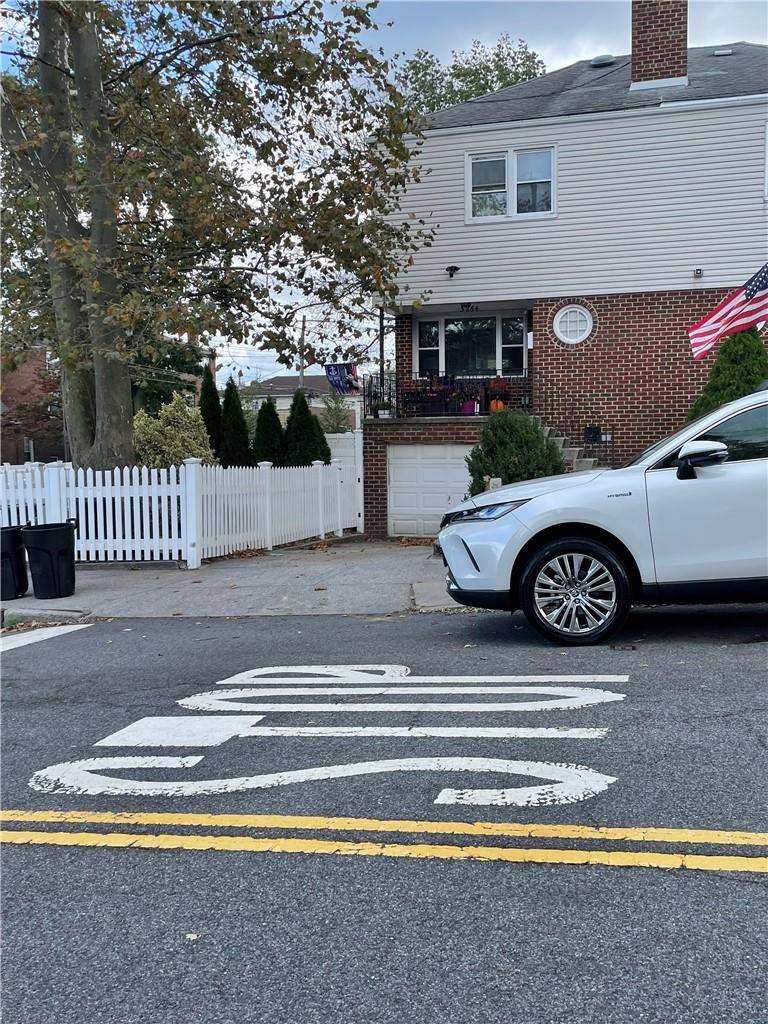 Bronx, NY 10465,3264 Fairmount AVE