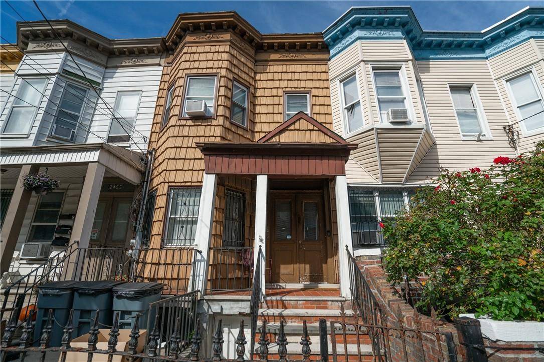 Bronx, NY 10458,2457 Hoffman ST