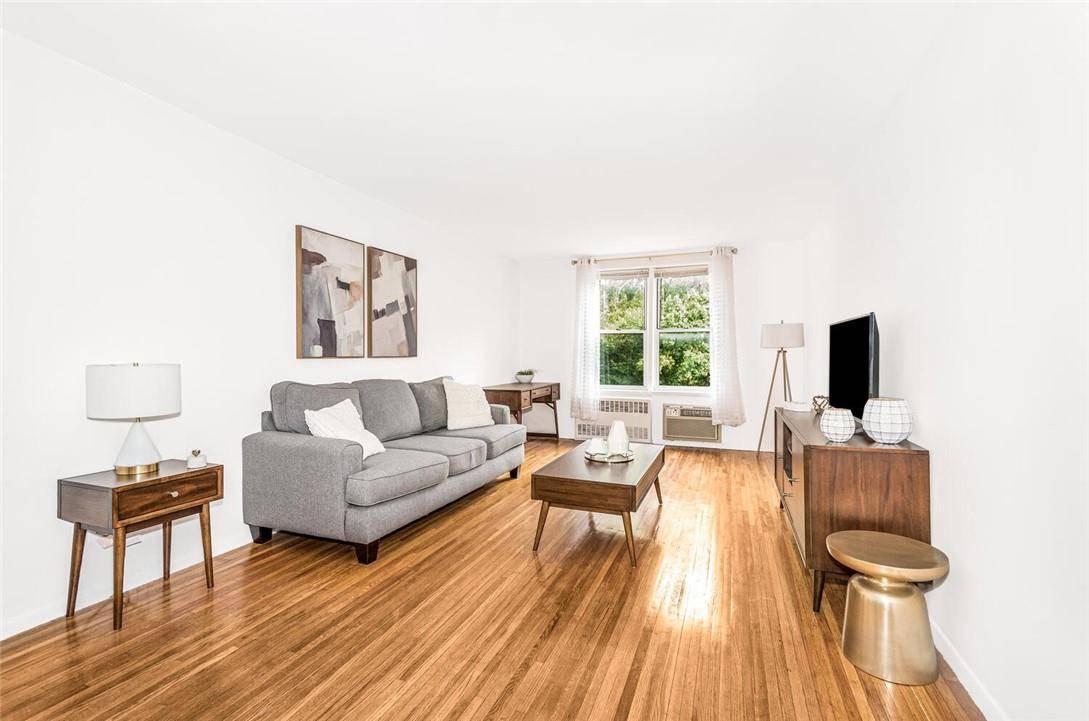 Bronx, NY 10471,6535 Broadway #4K