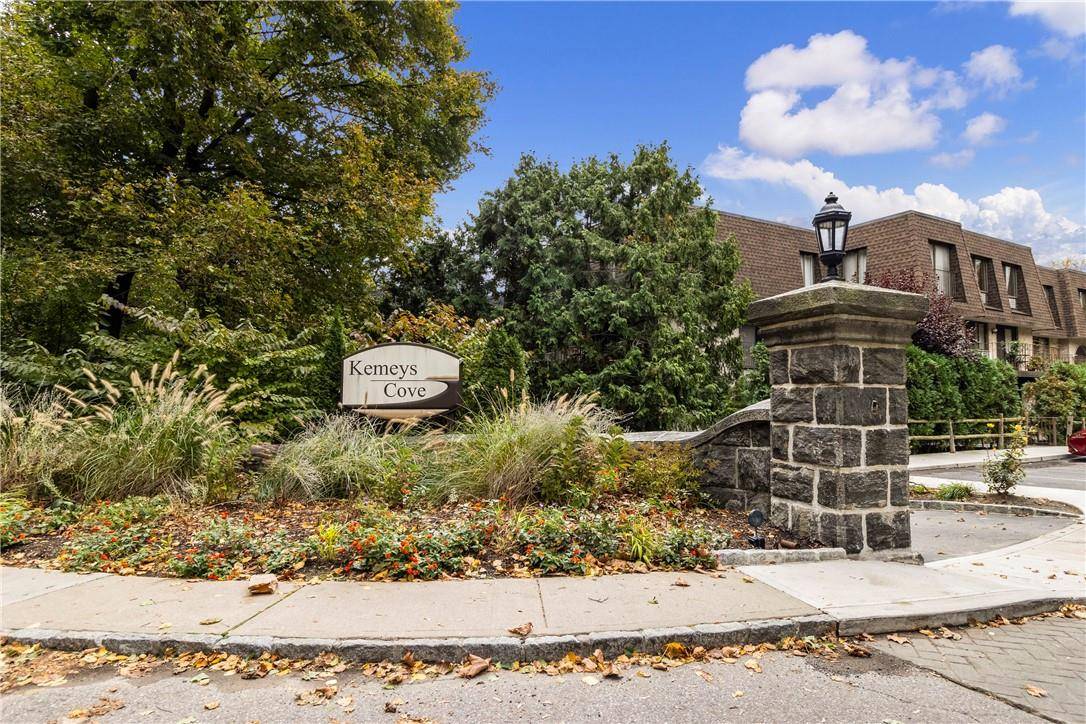 Briarcliff Manor, NY 10510,221 Kemeys AVE #2-21