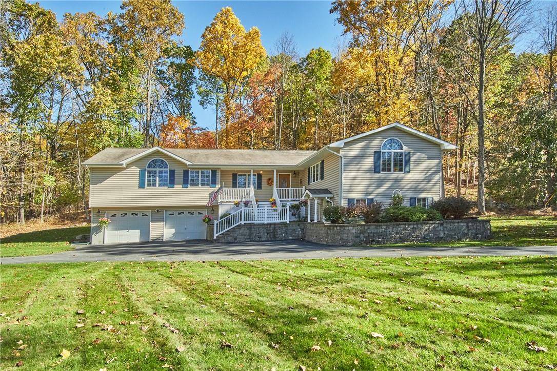 Warwick, NY 10990,28 Chardavoyne RD
