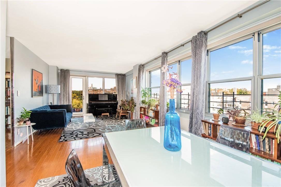 Bronx, NY 10463,555 kappock ST #12E