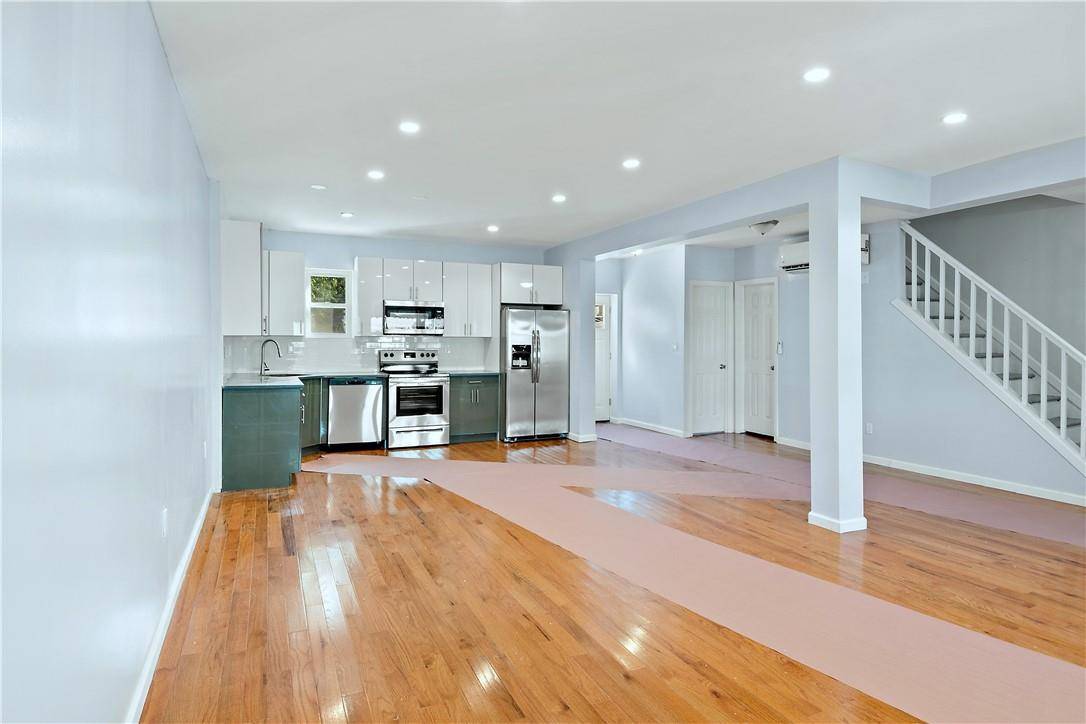 Bronx, NY 10467,2732 Holland AVE