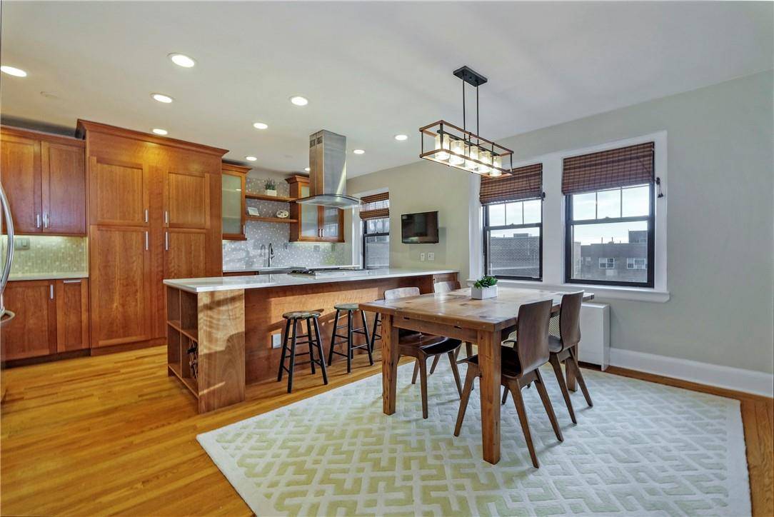 Scarsdale, NY 10583,209 Garth RD #6A