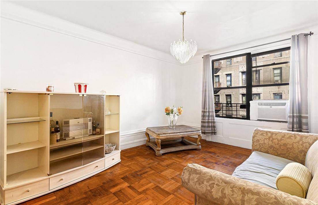 New York (manhattan), NY 10032,664 W 161st ST #4A