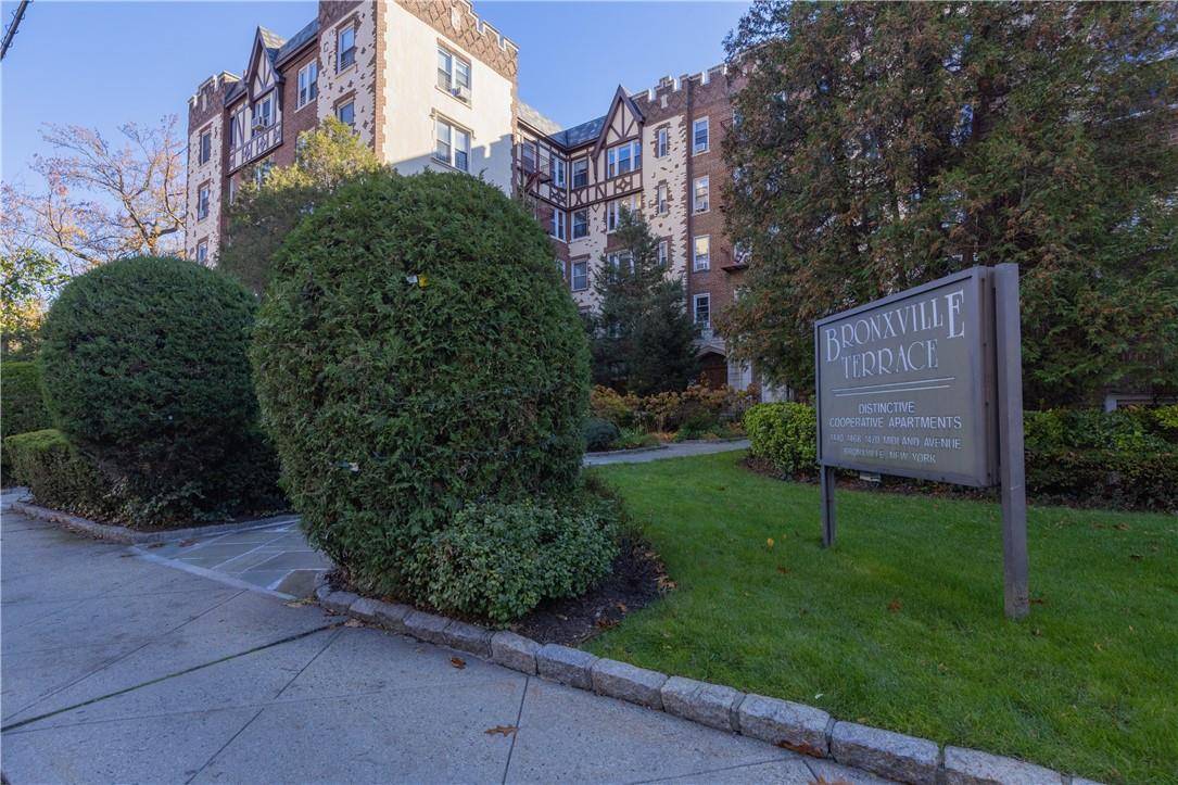 Bronxville, NY 10708,1468 Midland AVE #5H