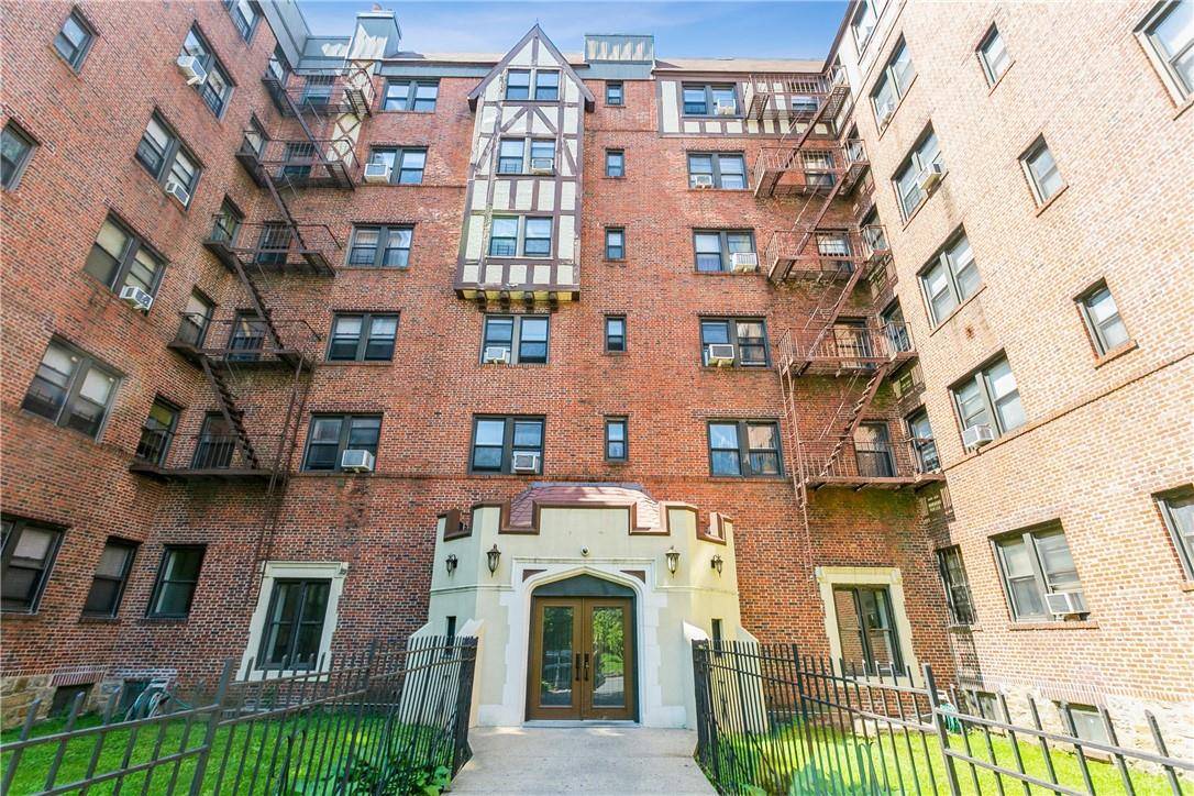 Mount Vernon, NY 10553,590 E 3rd ST #4G