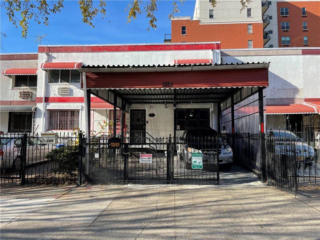 Bronx, NY 10459,1351 Intervale AVE