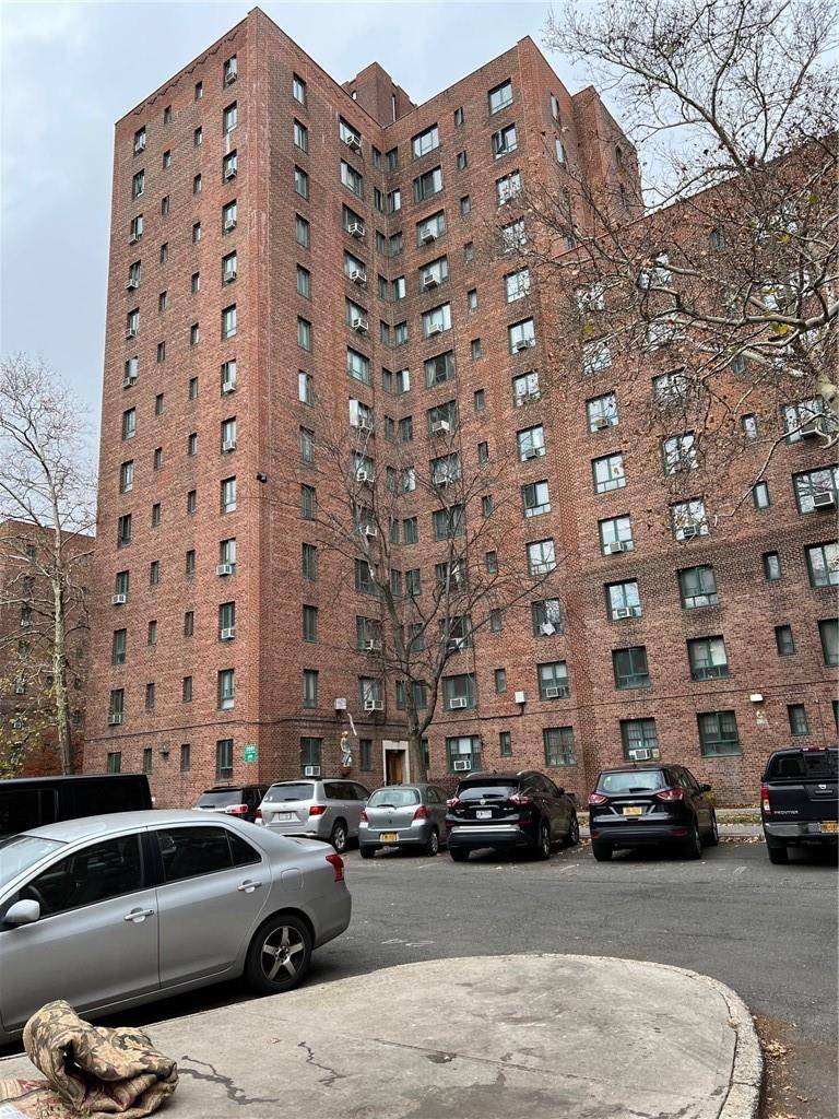 Bronx, NY 10462,2061 Saint Raymond AVE #7H