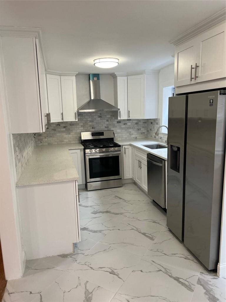 Bronx, NY 10469,2436 Throop AVE
