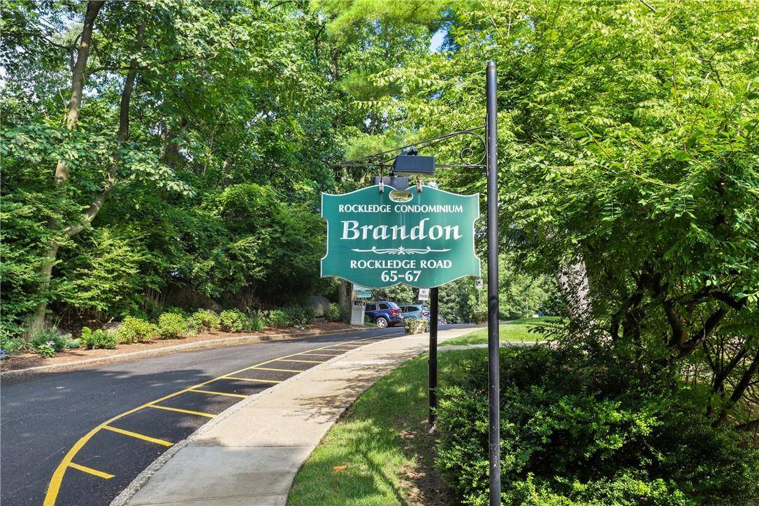 Bronxville, NY 10708,65 S Rockledge RD #2G