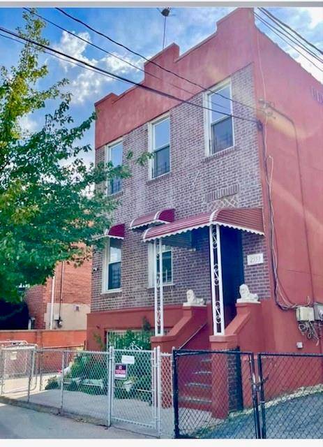 Bronx, NY 10469,2553 Williamsbridge RD #1