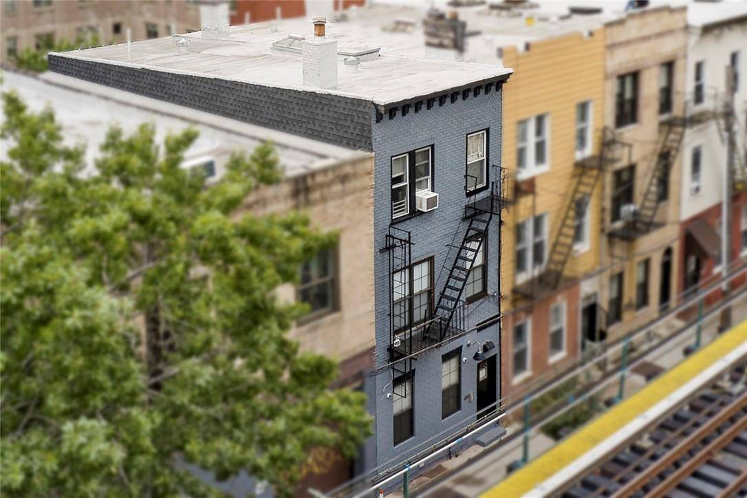 Bronx, NY 10468,3126 Jerome AVE