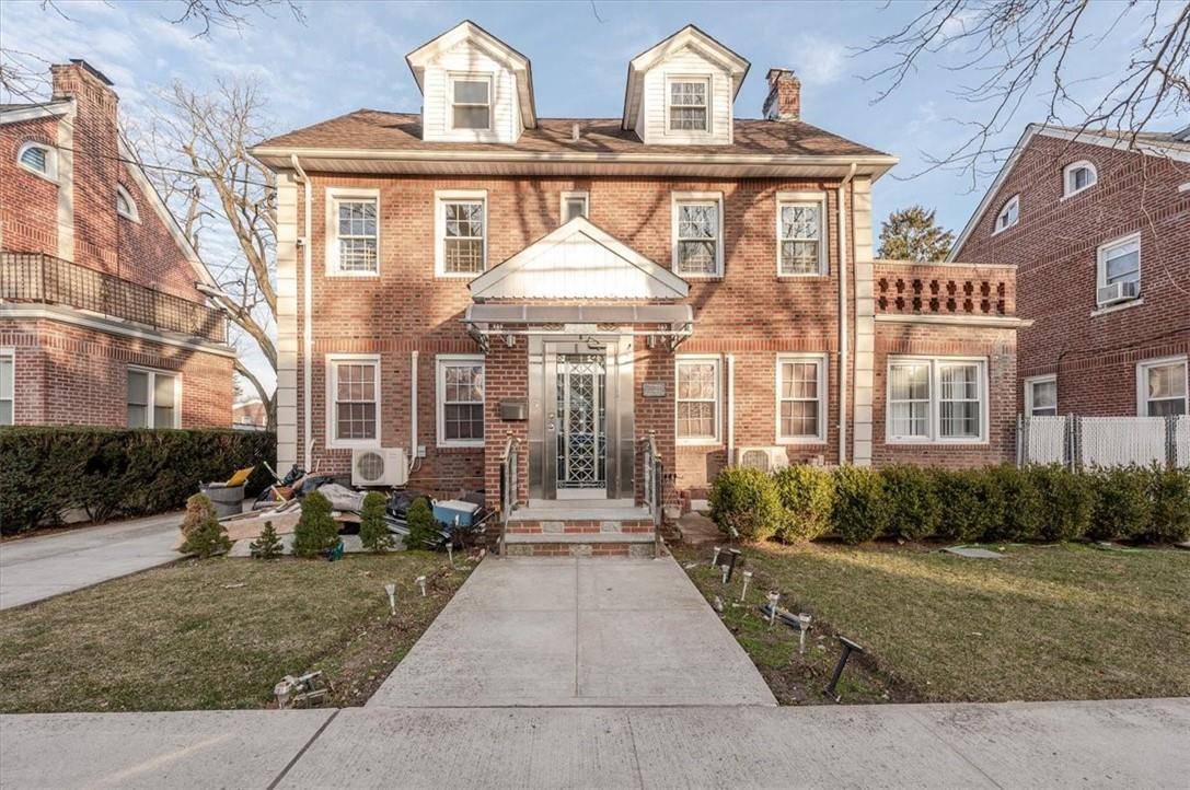 Bronx, NY 10469,2330 Lodovick AVE