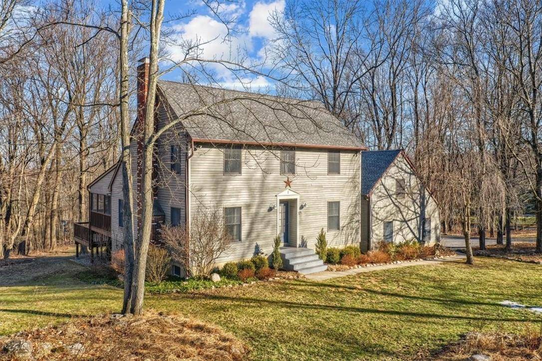 Warwick, NY 10990,1 Fern PL