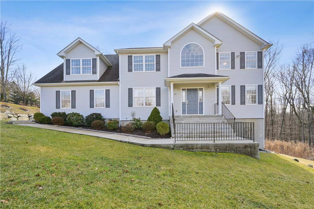 Mahopac, NY 10541,25 Wood Glen DR