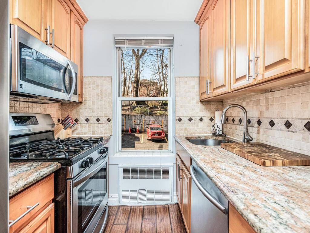 Bronx, NY 10470,4295 webster AVE #1A