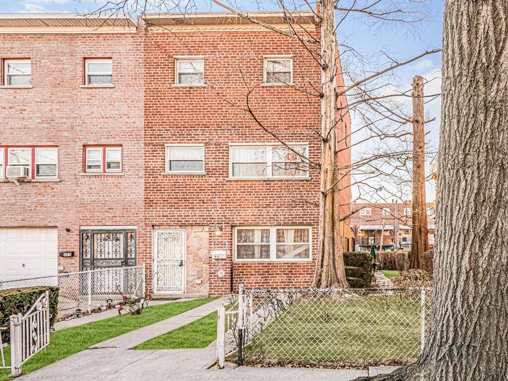 Bronx, NY 10473,407 Torry AVE