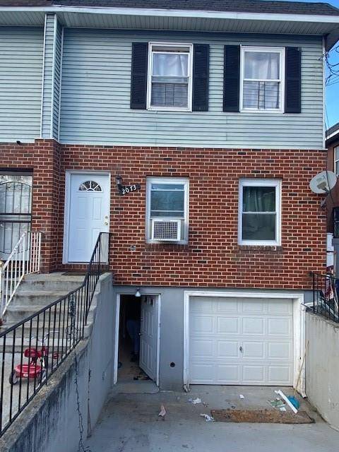 Bronx, NY 10473,2073 Lacombe AVE