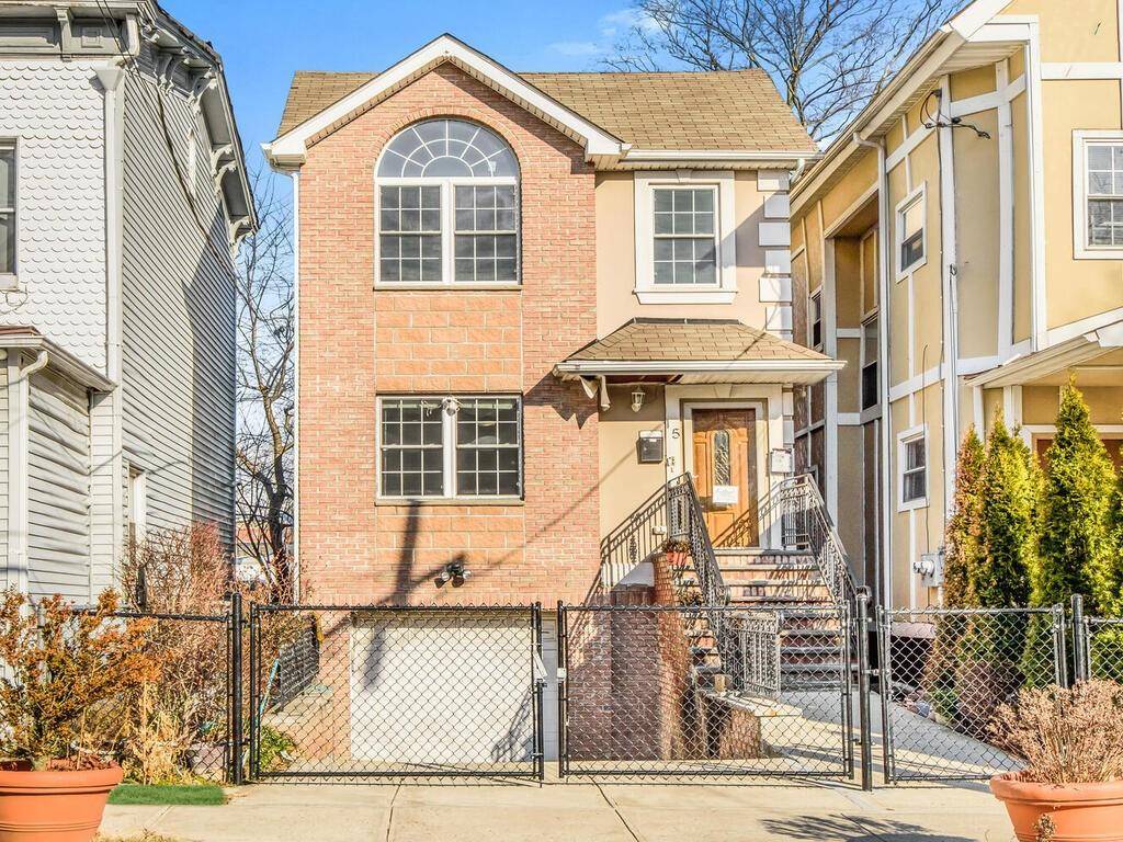 Mount Vernon, NY 10550,15 S 7th AVE