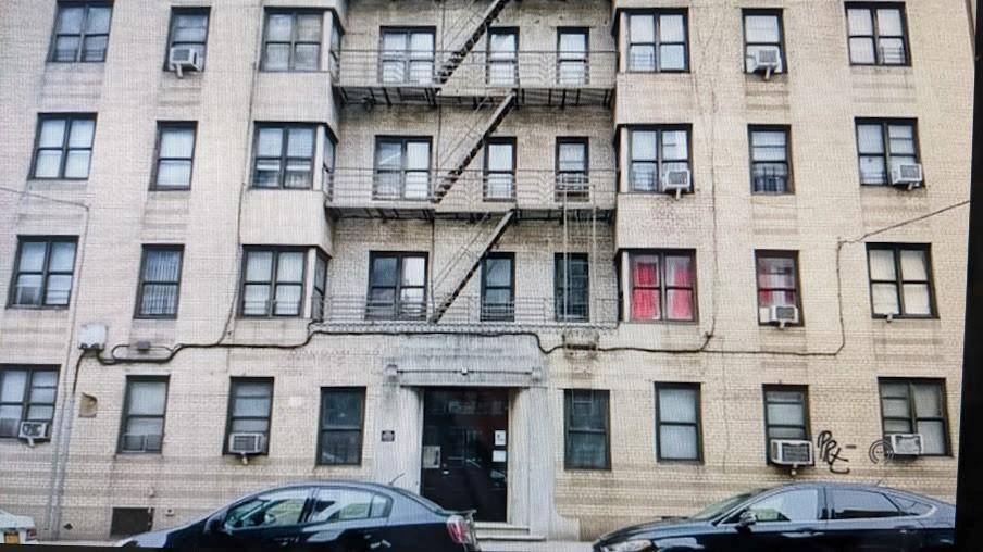 Bronx, NY 10457,2025 Valentine AVE #2B