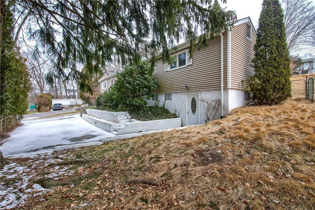 Thornwood, NY 10594,104 Bainbridge AVE