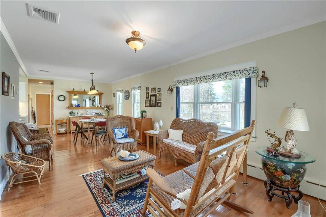 Thornwood, NY 10594,230 Westchester AVE