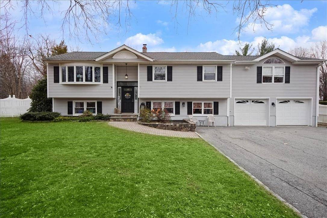 Mahopac, NY 10541,80 Friendly RD