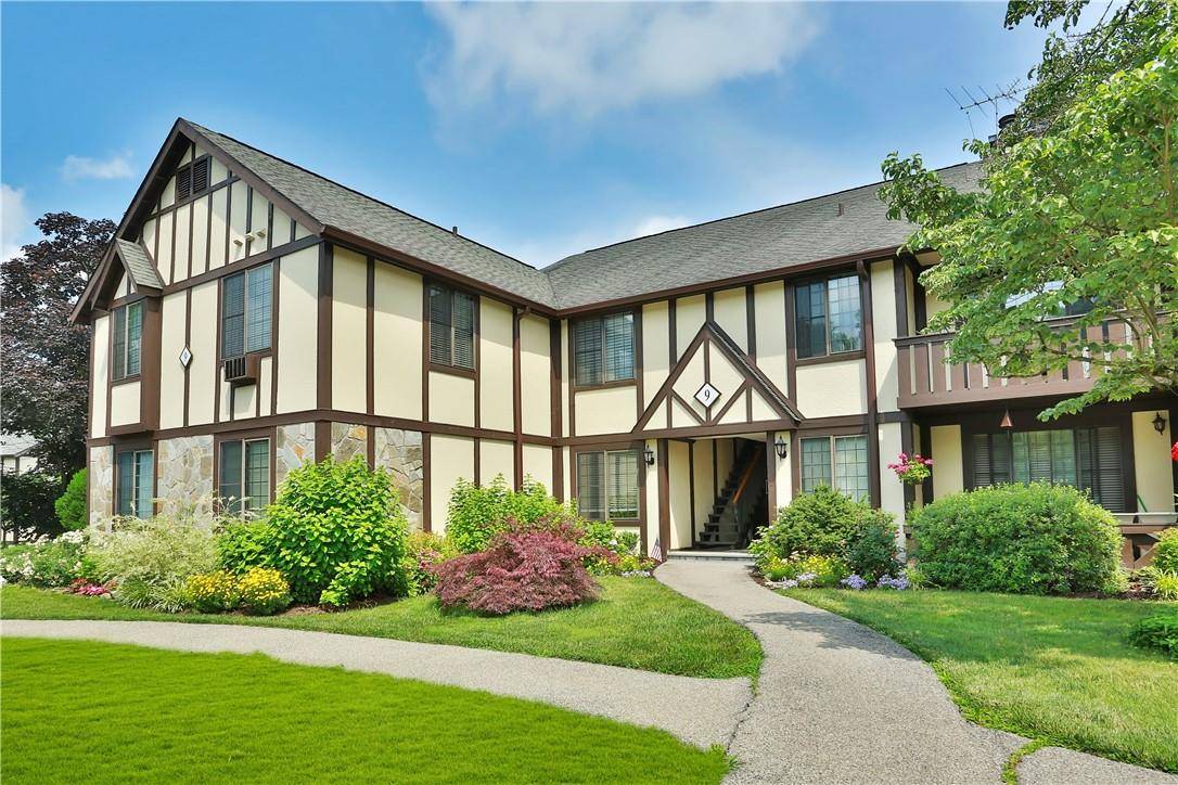 Pleasantville, NY 10570,9 Foxwood DR #8