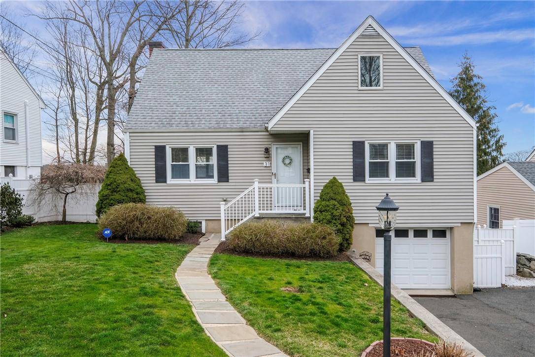 Port Chester, NY 10573,31 Pilgrim DR