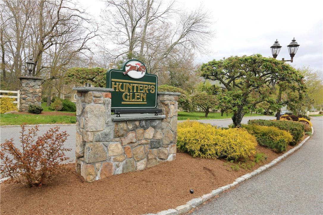 Carmel, NY 10512,5705 Applewood CIR