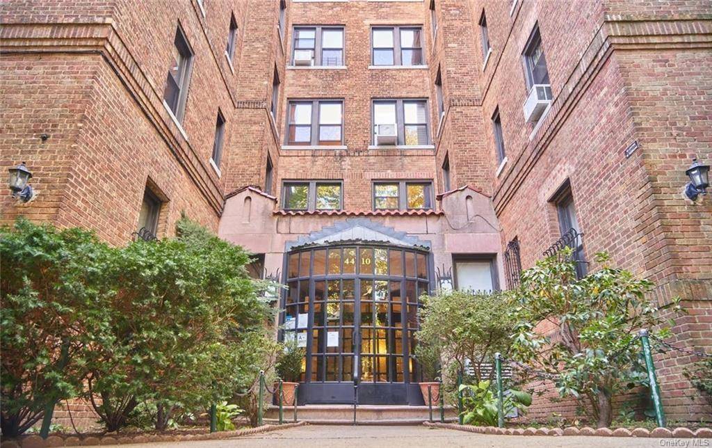 Bronx, NY 10471,4410 Cayuga AVE #3D
