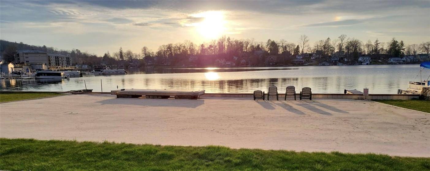 Mahopac, NY 10541,141 E Lake BLVD #G1