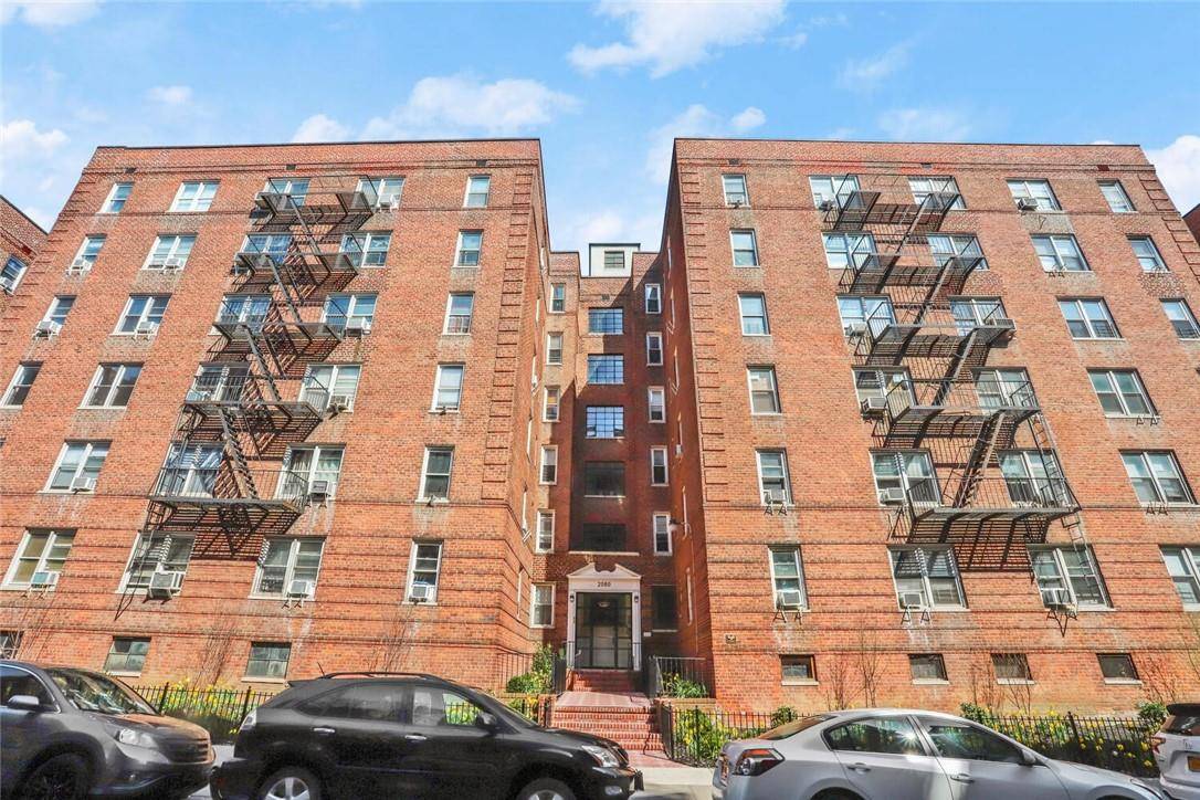 Bronx, NY 10462,2080 Barnes AVE #3F