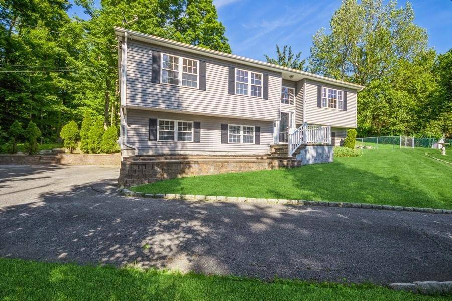 Brewster, NY 10509,2 Albion RD