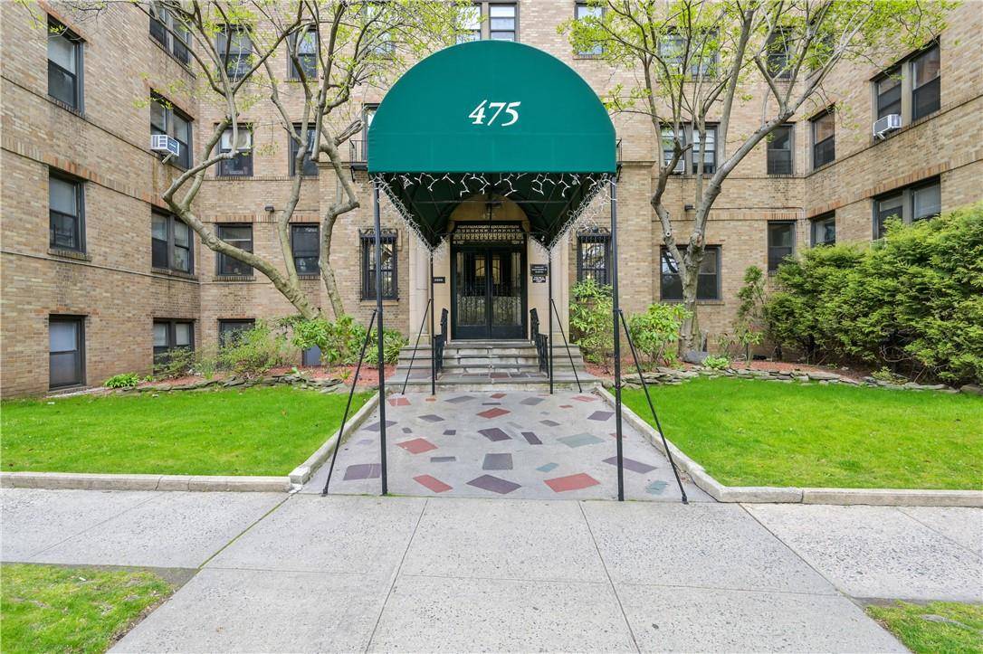 Yonkers, NY 10704,475 Bronx River RD #6H