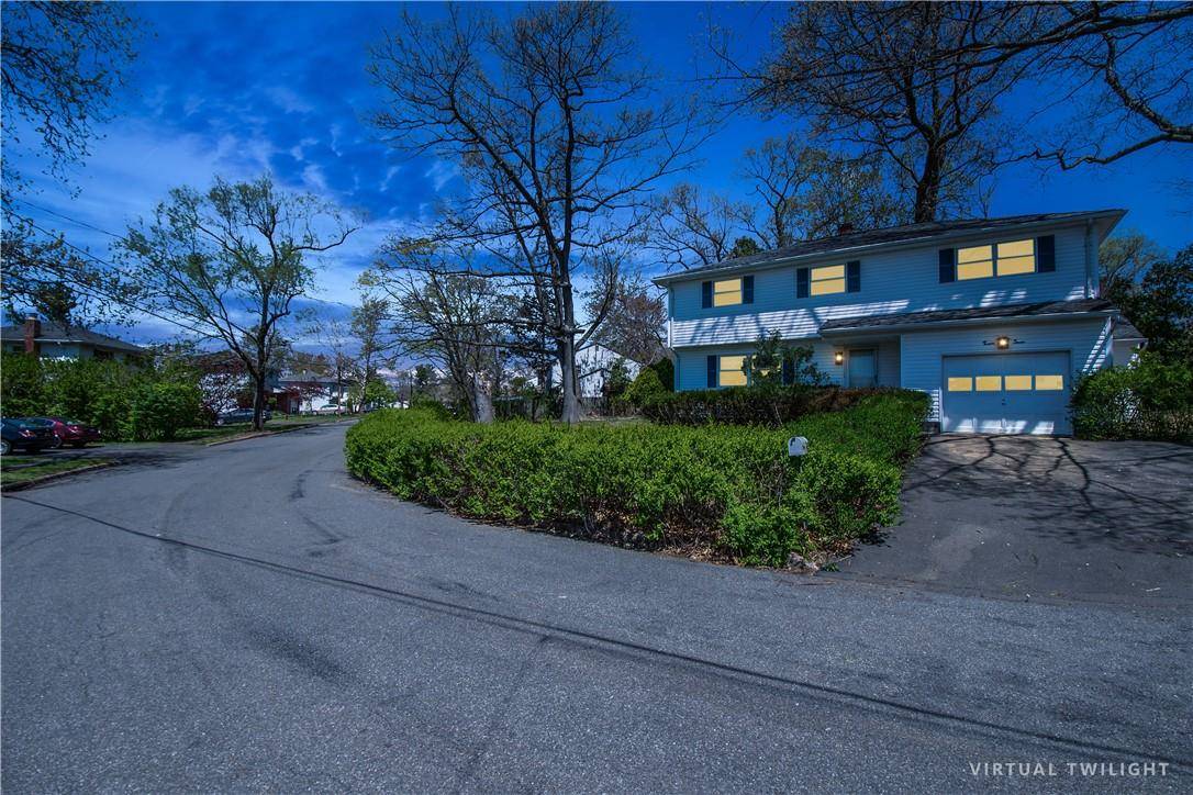 Orangeburg, NY 10962,27 Fairview LN