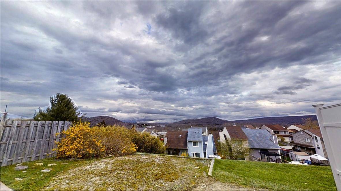 Warwick, NY 10990,90 Marian CT