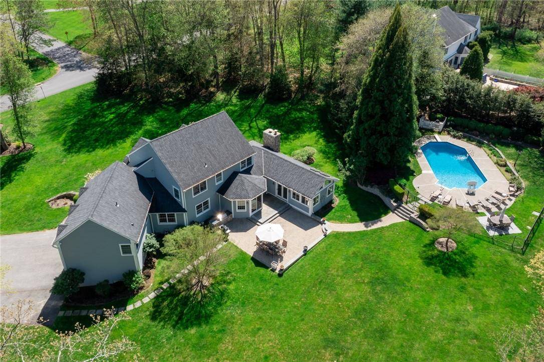 Katonah, NY 10536,15 Sunderland LN