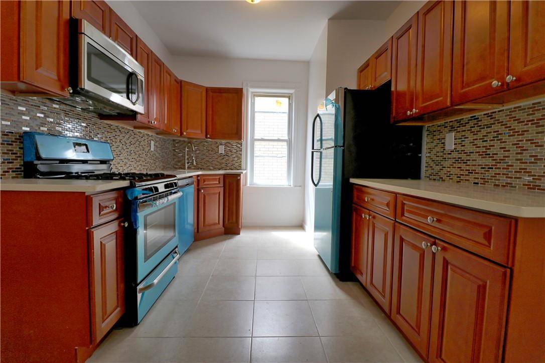 Bronx, NY 10466,4005 Lowerre PL