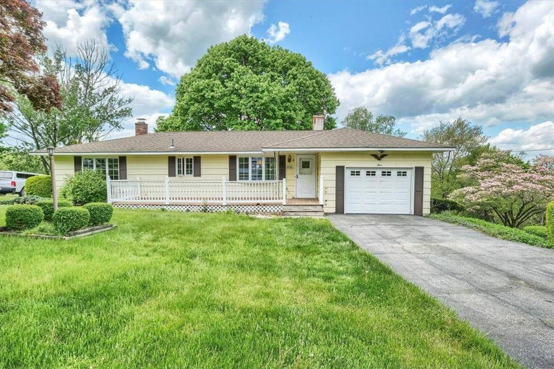 Warwick, NY 10990,4 Hillside AVE