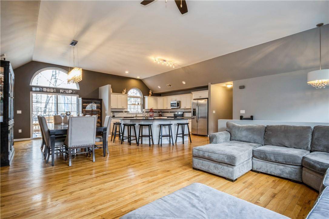Mahopac, NY 10541,54 Curry RD