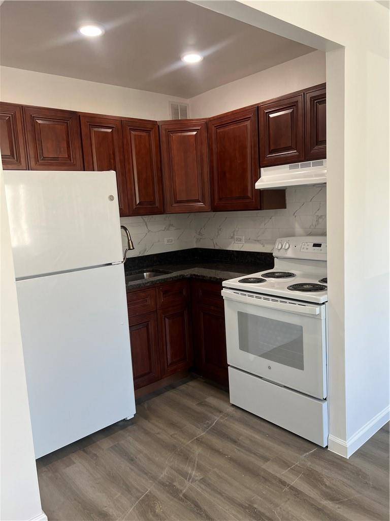 Bronx, NY 10467,3838 Carpenter AVE #4c