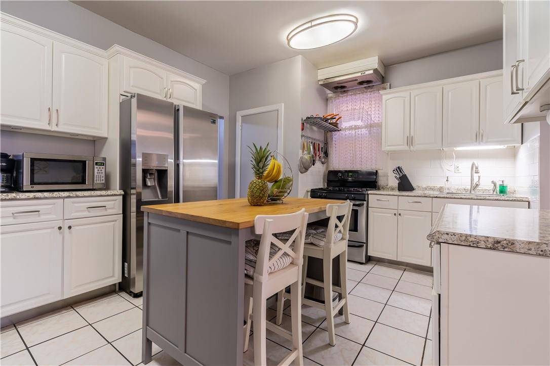 Bronx, NY 10458,371 E 187th ST