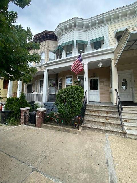 Bronx, NY 10461,1528 Hone AVE
