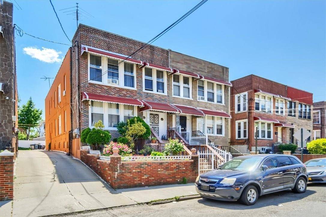 Bronx, NY 10466,922 E 223rd ST