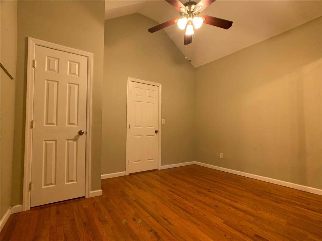 Bronx, NY 10469,2711 Hone #2F