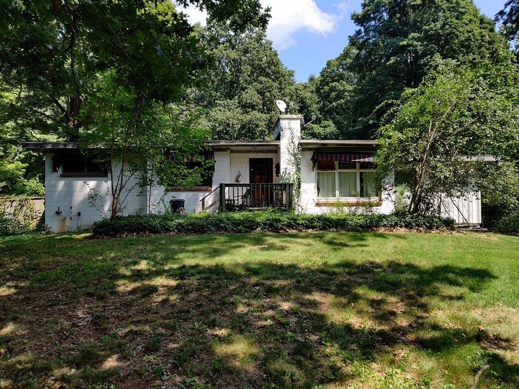 Pawling, NY 12564,17 San Souci DR