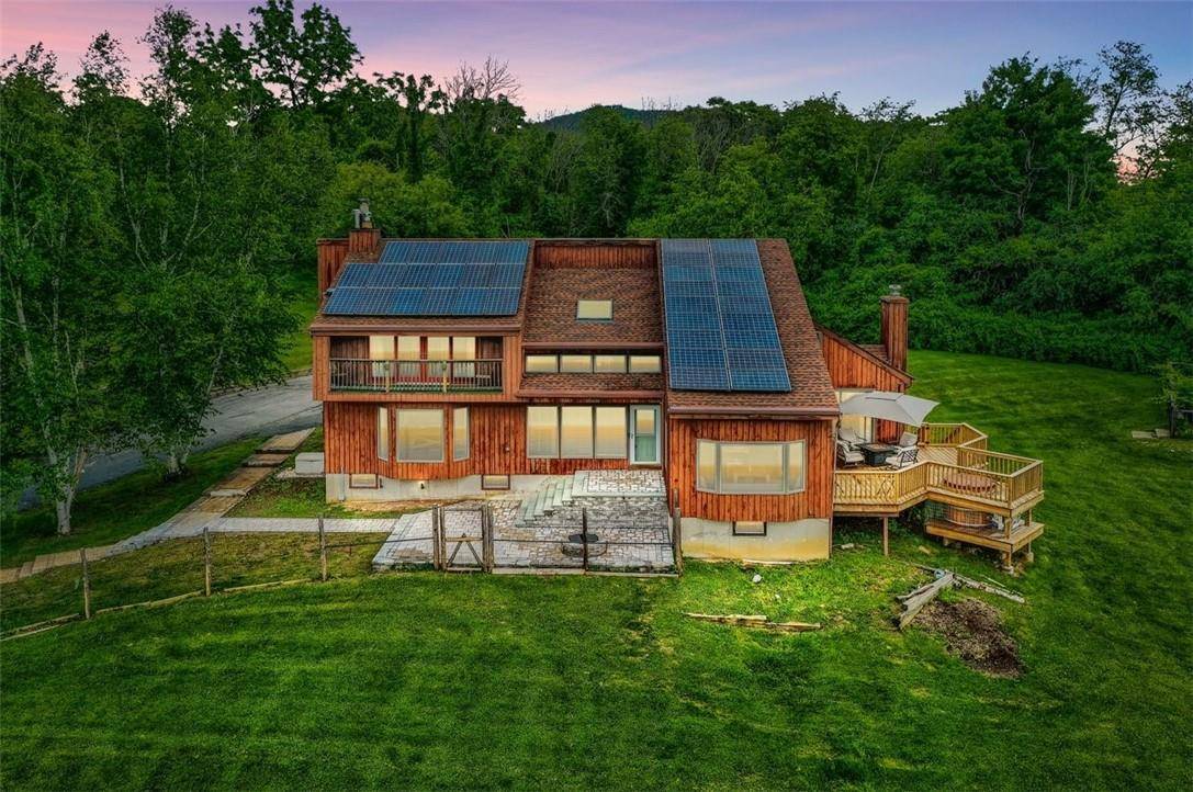 Warwick, NY 10990,10 Hedges RD