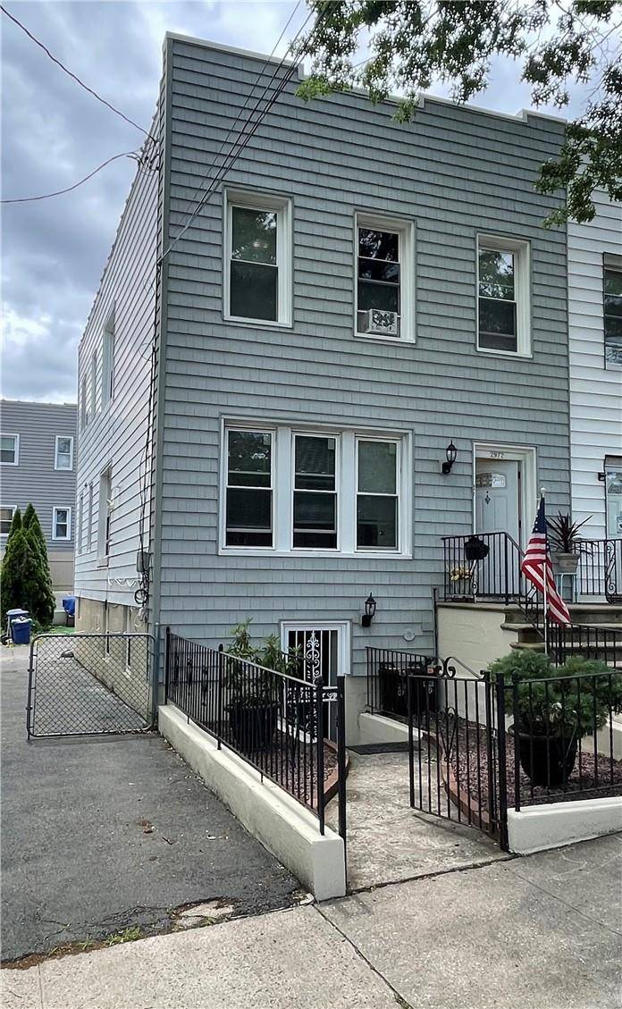 Bronx, NY 10465,2972 Lawton AVE